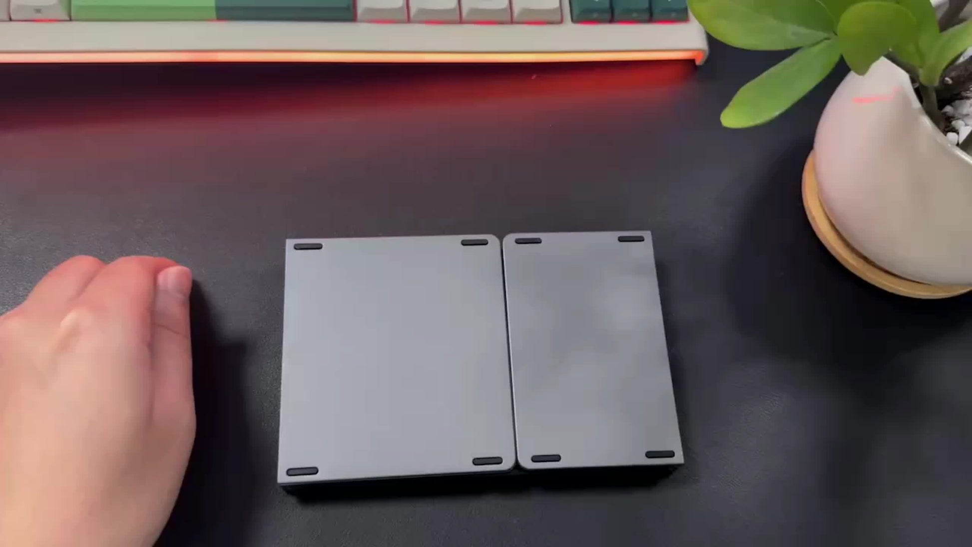 Foldable Wireless Keyboard with Touchpad